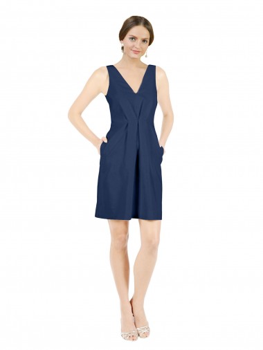 Blu marino scuro Linea A Scollatura a V Al ginocchio Raso Corto Abiti da damigella donore / Abiti da cocktail Online
